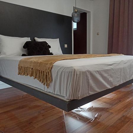 Down Town Luxurious Apartments 4 アレクサンドルポリス エクステリア 写真