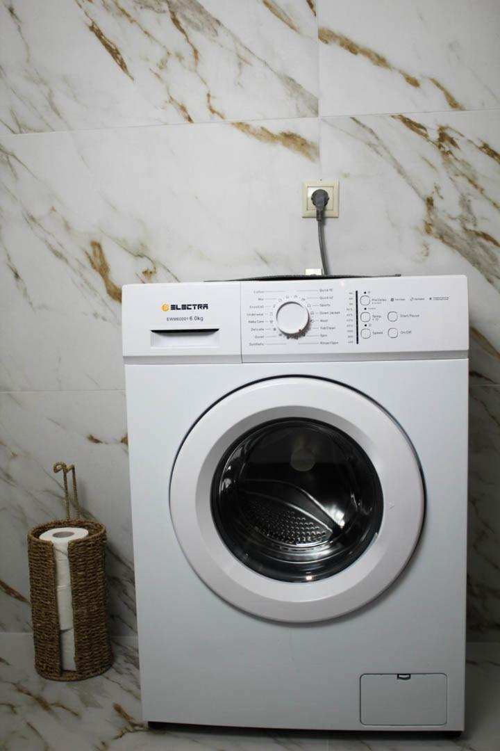 Down Town Luxurious Apartments 4 アレクサンドルポリス エクステリア 写真