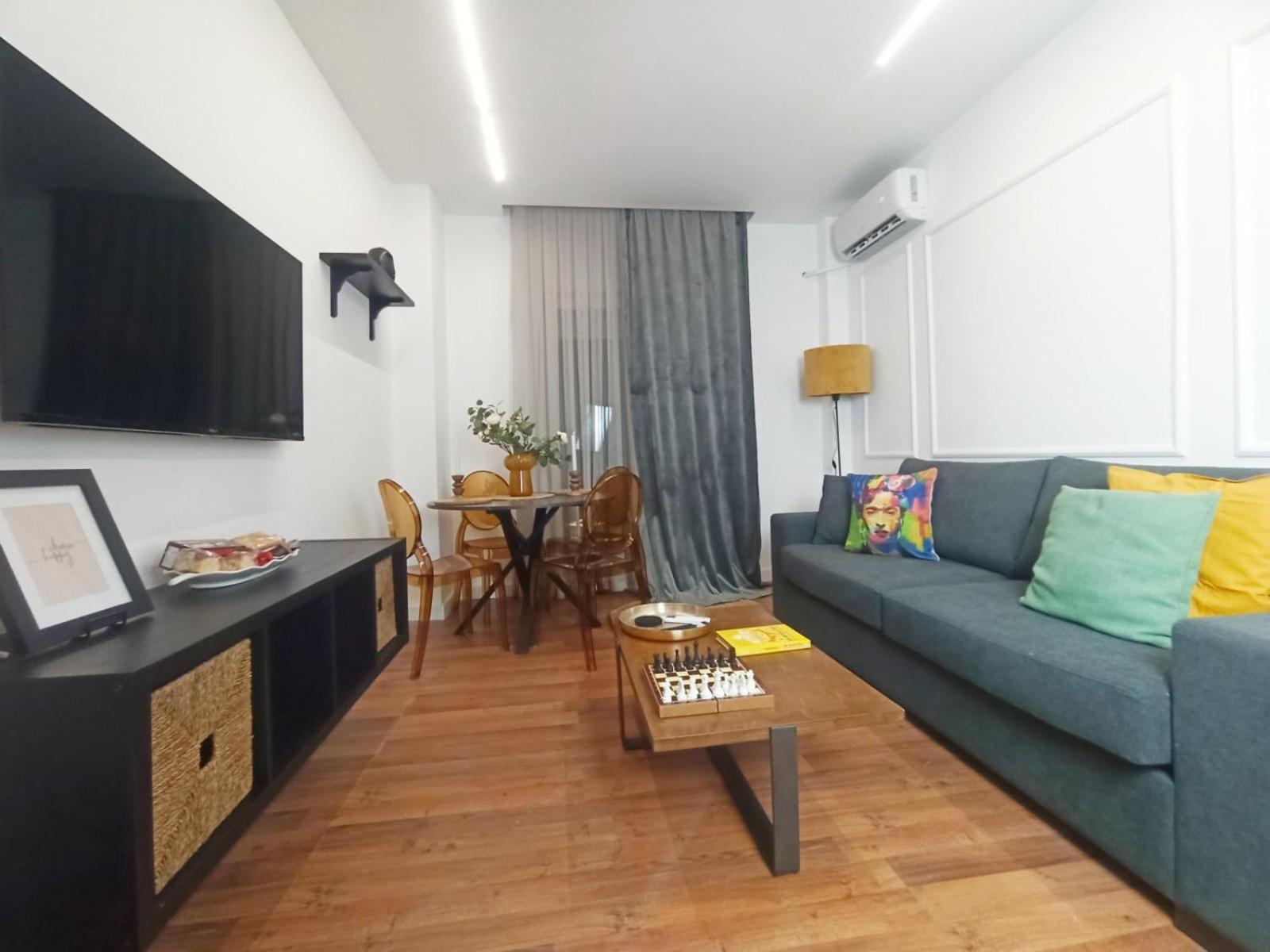 Down Town Luxurious Apartments 4 アレクサンドルポリス エクステリア 写真
